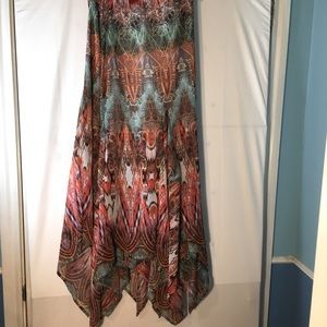 Large flowing skirt,Beautiful print